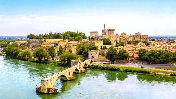 南法阿維尼翁+阿爾勒梵高中心藝術浪漫包車一日遊