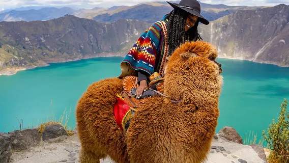 Quilotoa Full Day Tour from Quito with Entrances 