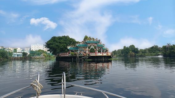 VIP Tour to Dragon Floating Temple by Speed Boat