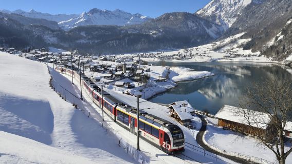 Switzerland Lucerne - Interlaken panoramic train / Luzern–Interlaken Express / GoldenPass Line reservation service