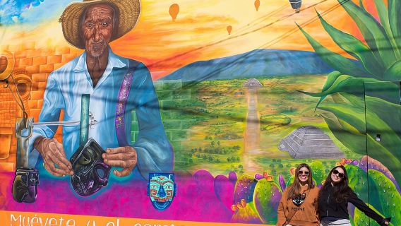 การขึ้นสู่พีระมิดแห่งดวงจันทร์ในเตโอติวากันพร้อมอาหารเช้าในกวยบา