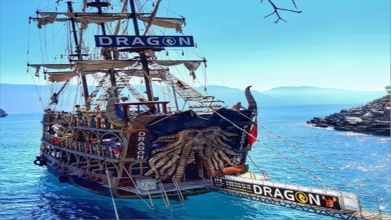 Excursión en barco pirata por las islas de la Cueva Azul del Valle de las Mariposas en Fethiye, Turquía, con traslado al hotel incluido