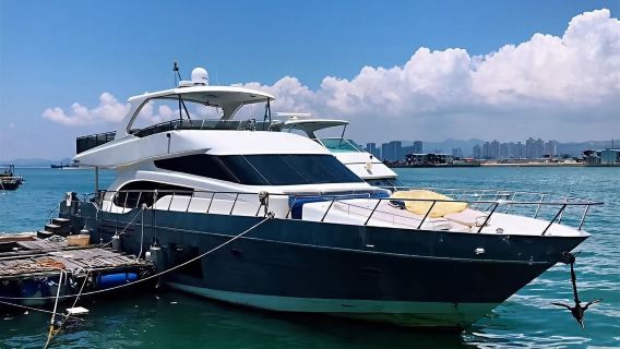 【73呎豪華遊艇】情人堤豪華遊艇包時出海