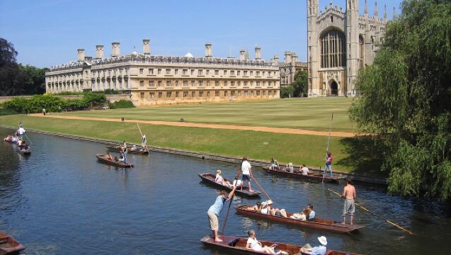 Oxford + Cambridge Day Tour in the UK with Professional English-speaking Guide / Top University Walking Tour
