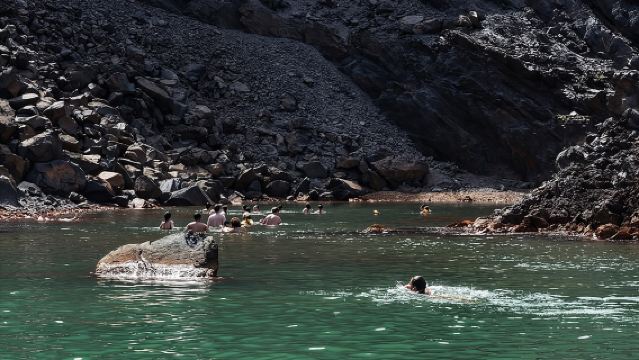Tur Pelayaran Kaldera Santorini (Gunung Berapi, Pemandian Air Panas, Thirassia)