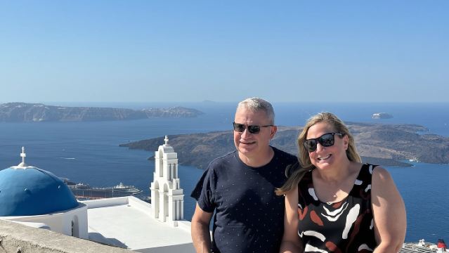 Die ikonischen Dörfer von Santorini: Oia, Imerovigli & Firostefani