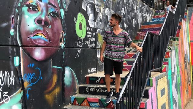 Guided Tour of Comuna 13 Medellín with Snacks Included