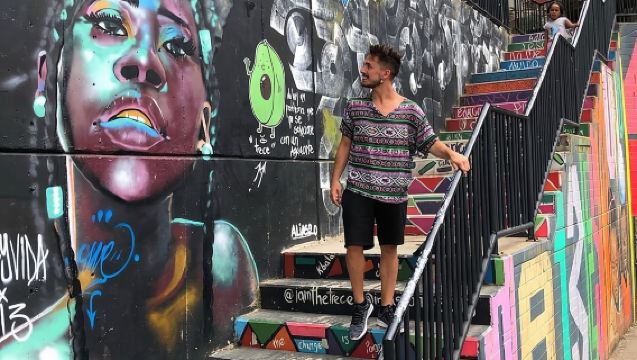 Guided Tour of Comuna 13 Medellín with Snacks Included