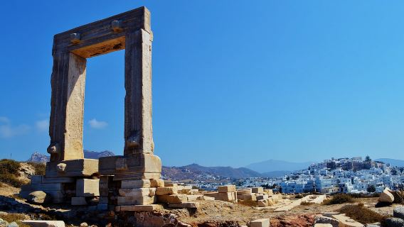 Naxos: tour in auto della città vecchia, Portara, Halki e Apiranthos