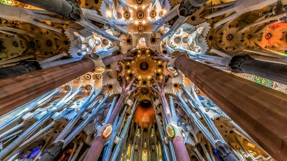Barcelona: Sagrada Família Tur Lewati Antrean & Tiket Masuk