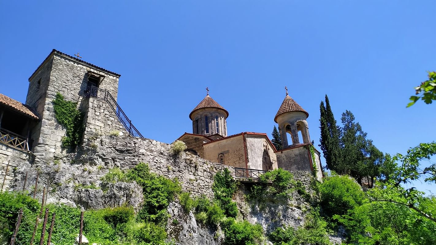 Kutaisi: Bagrati & Motsameta Religious Heritage Tour