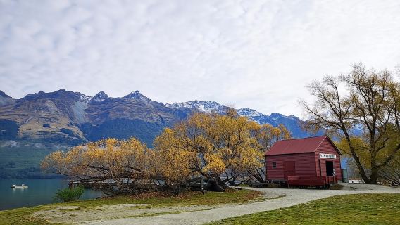 皇后鎮拼團半日遊：格林諾奇+紅房子+天堂鎮