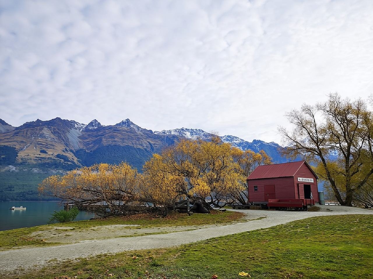 皇后鎮拼團半日遊：格林諾奇+紅房子+天堂鎮