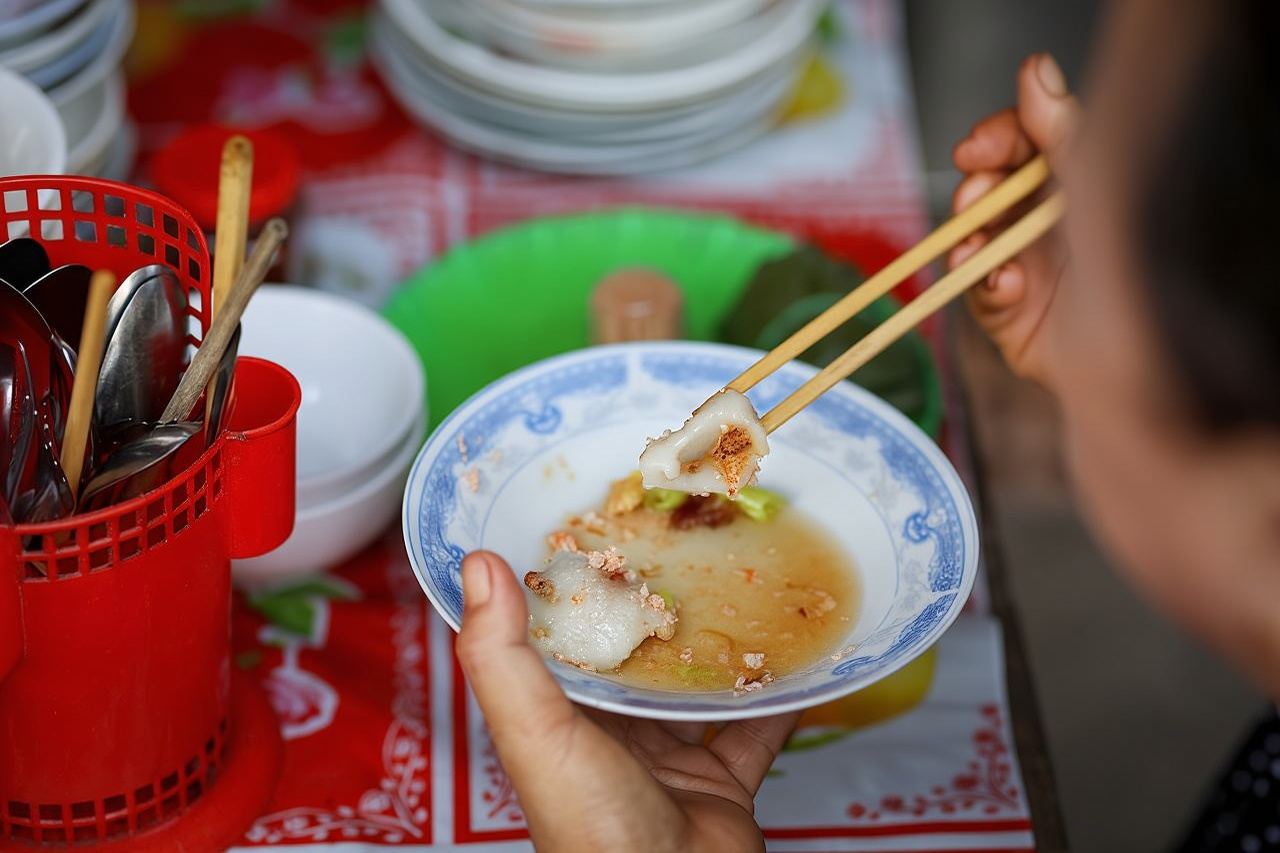 Hue Food Walking Tour: Eat Like a Local with 8 Authentic Dishes