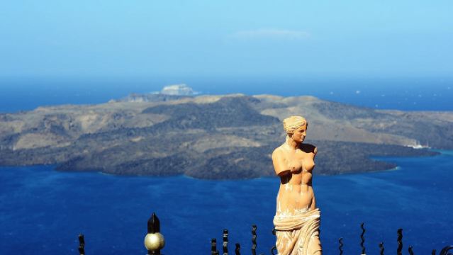 希臘聖托里尼-伊亞小鎮+紅沙灘+藍頂教堂+費拉小鎮【包車】