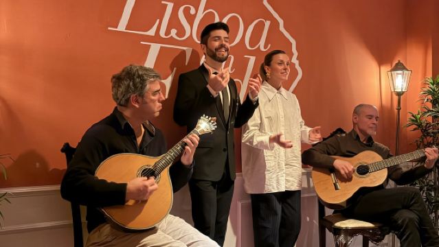 リスボン：リスボン・エム・ファドでのポートワイン付きライブ・ファド・ショー