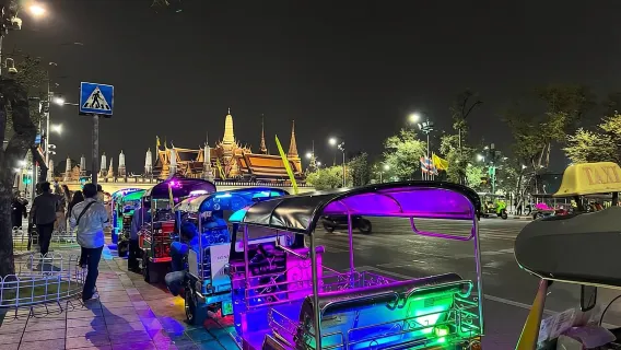 Featured tour with 45 reviews: Bangkok Night Tour: Food, Temple & Tuk-Tuk
