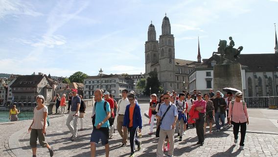 Zurich: Sightseeing Bus Tour with Optional FIFA Museum