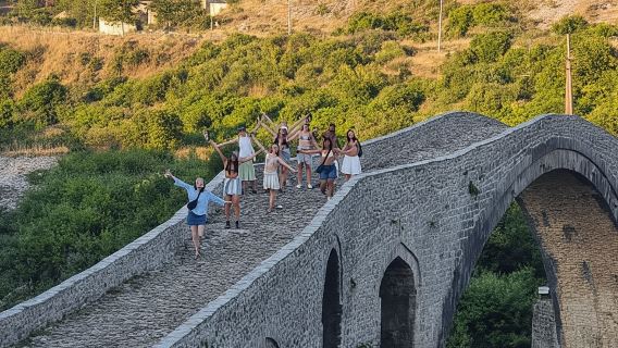 Shkodër: Mesi-Brücke, Kiri-Fluss & Wasserfall-Tour