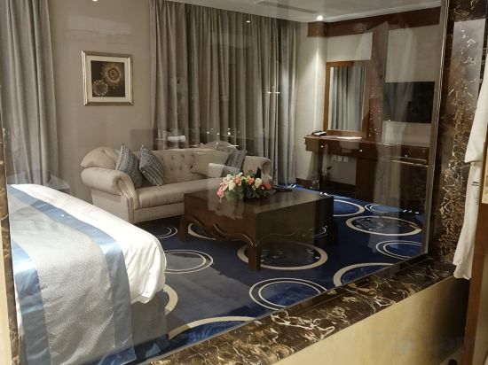 Swiss In Tabuk Hotel - Tap to explore photos