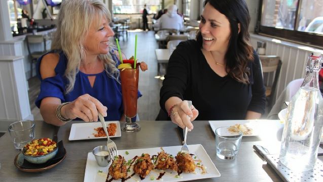 Charleston Tour Ẩm Thực Khu Phố Pháp hoặc Bữa Trưa với Hơn 7 Món Nếm Thử