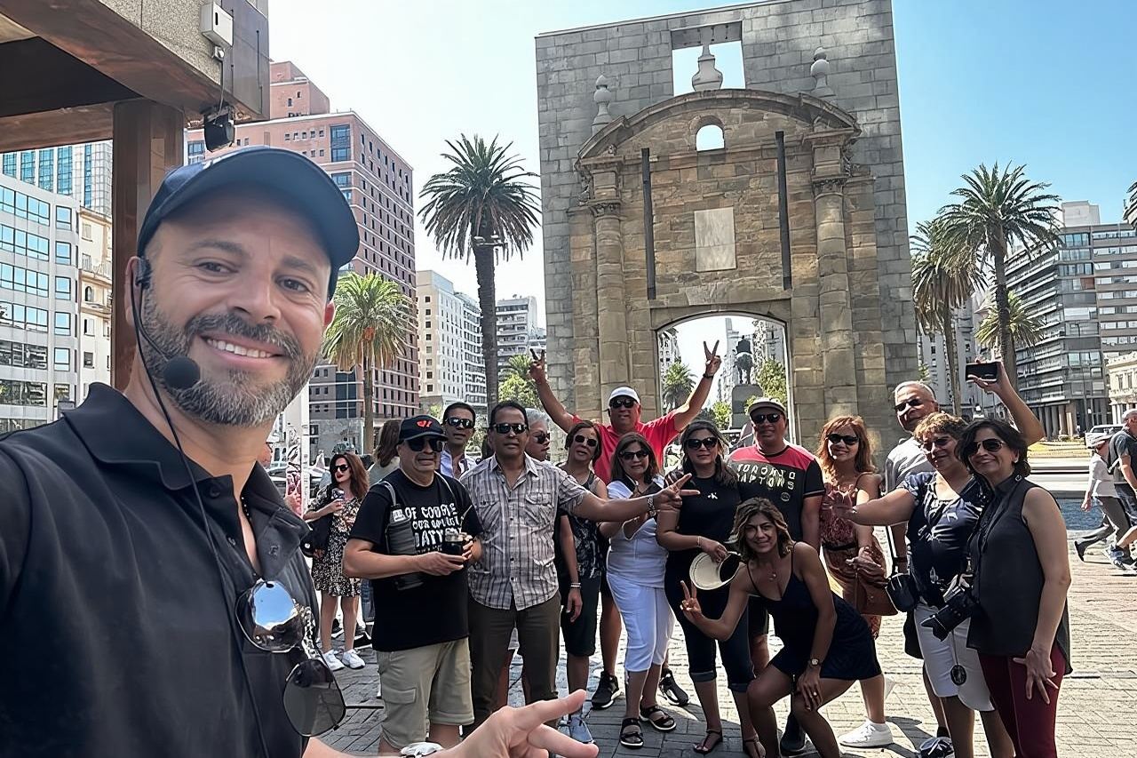 Esplora Montevideo: privato e personalizzato con guida locale