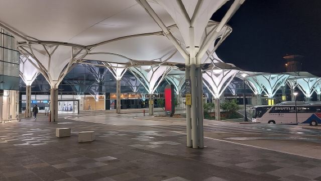 **Privé luchthaventransfer van deur tot deur voor maximaal 15 personen**