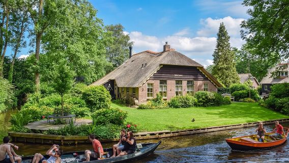 ทัวร์วันเดียว/ทัวร์หลายวัน หมู่บ้าน Giethoorn ในเมือง Hitholen ประเทศเนเธอร์แลนด์