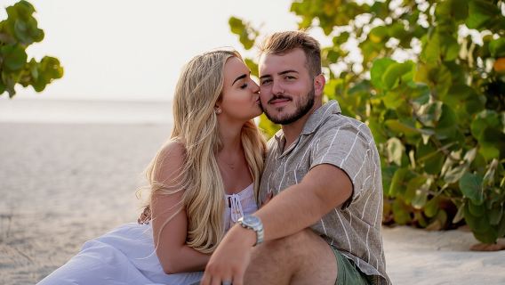 Professional Photoshoot with Local Photographer in Aruba
