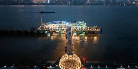 靈隱飛來峰景區+雷峯塔+三潭印月+岳王廟景區+錢塘江遊船等