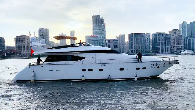 上海遊艇包船租賃(大型72~96英尺)黃浦江遊覽外灘夜景燈光秀+私人定製主題活動旅遊/遊艇轟趴求婚生日聚會派對/公司團建商務宴請會議接待/出海巡遊租船嵊泗海釣/進口豪華遊艇影視拍攝婚紗攝影【老周高端玩樂一日遊新奇體驗】