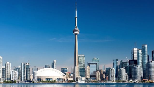 Toronto Premium Small Group Driving Tour with CN Tower