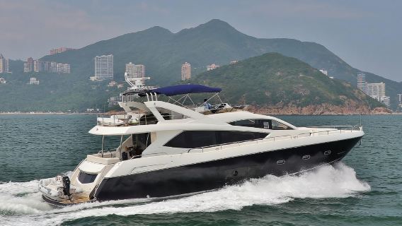 [Salida en barco privado en Hong Kong] La elección perfecta para fiestas de amigas: yate de lujo con estilo británico