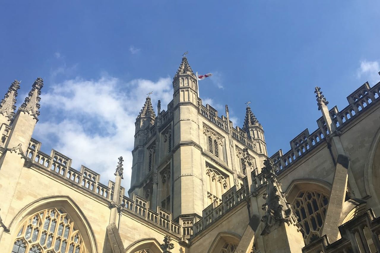 Bath: Walking Tour with Qualified Blue Badge Tourist Guide