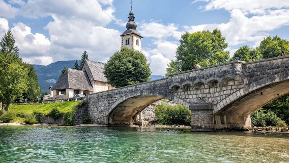 Liubliana: tour a la cascada Savica, el lago Bohinj y el lago Bled