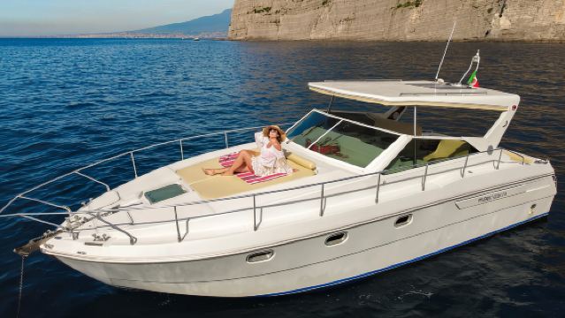 Из Сорренто: экскурсия на лодке на Капри - целый день.