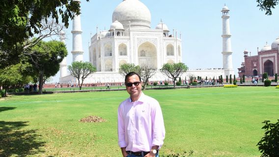 From Delhi: Taj Mahal Day Trip by High Speed Gatimaan Train