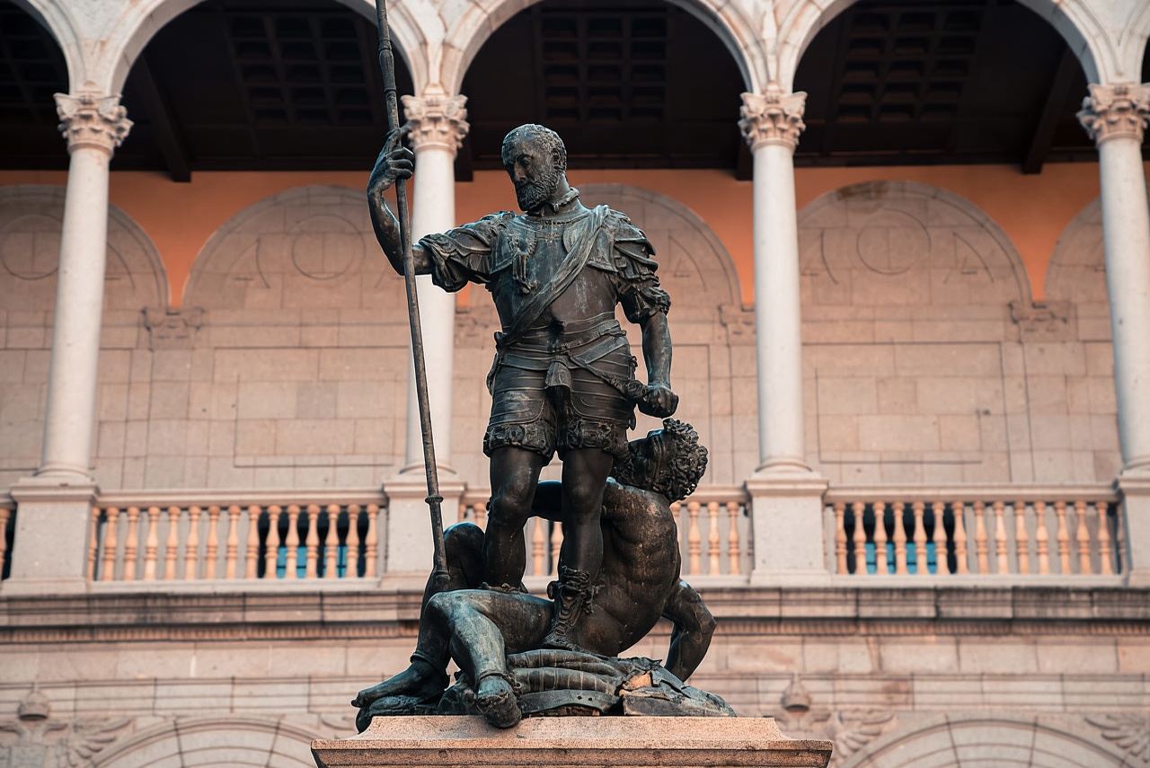 トレドのアルカサルと軍事博物館:ガイド付きツアー