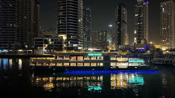 [Abu Dabi] ROSE ROYALE - Paquete de buffet en lujoso megayate en Abu Dabi con múltiples opciones: refrescos/alcohol/área VIP disponibles