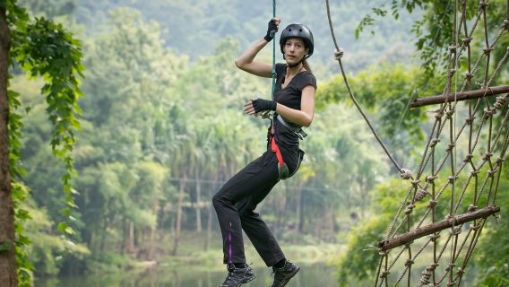 Mueang Kanchanaburi District Jungle Zipline Avontuur in de Boomtoppen