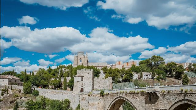 Toledo Old Town + Alcázar of Toledo + Monastery of San Juan de los Reyes + San Martin's Bridge from Madrid