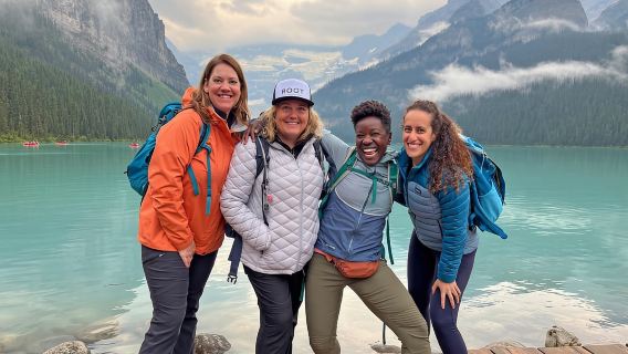 Lake Louise: Moraine & Louise Lake Half-Day Highlights Tour