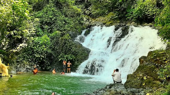 Excursión a una cascada y a una aldea Embera con almuerzo incluido