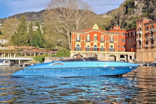Grand Tour di un giorno intero, motoscafo privato sul Lago di Como