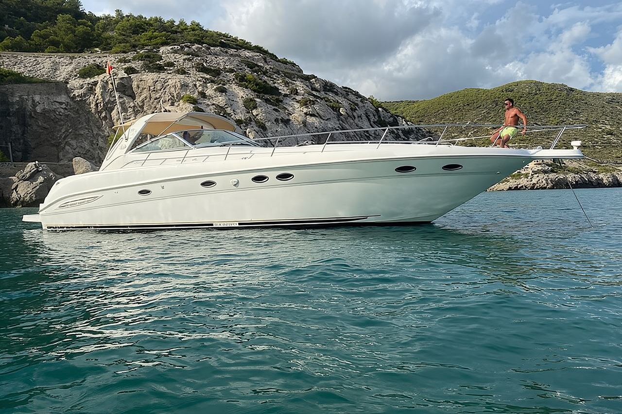 Shared Yacht Tour with Drinks Lunch and Snorkeling