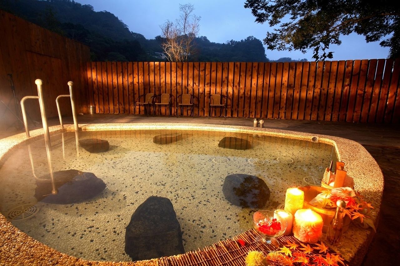 Miaoli Hushan Resort: Honeymoon Hot Spring House