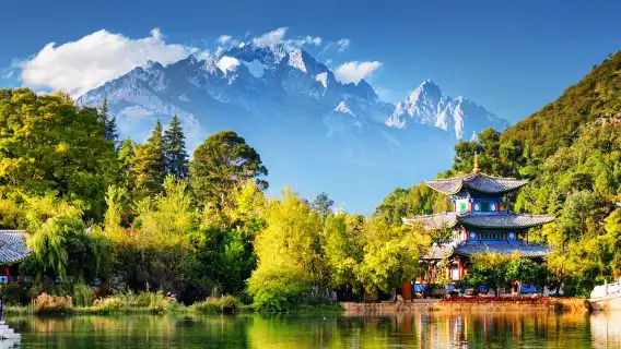 Baisha/Shuhe Ancient Town, Black Dragon Pool, Lashi Sea, Naxi Village Private Tour