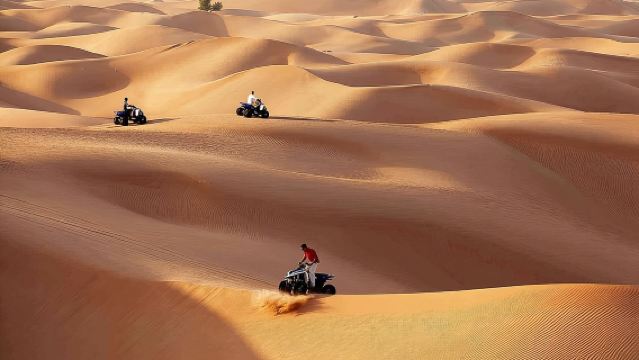 ทัวร์ซาฟารีทะเลทรายยามเช้าพร้อมขับรถควอดไบค์ในอาบูดาบี