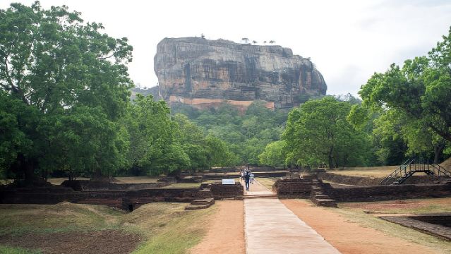 ทัวร์วันไปยังสิคีริยา ดัมบูลลา และโปลนนารุวา (3 สถานที่มรดกโลก) จากแคนดี