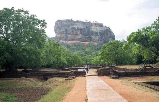 康提出發錫吉里耶、丹布勒及波隆納魯瓦(3個世界遺產)日遊